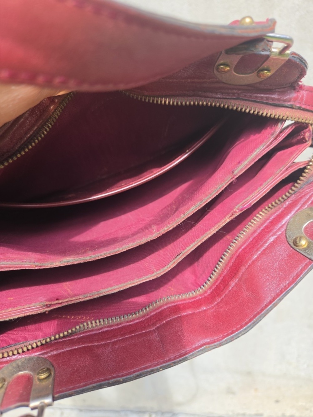Vintage 70s Etienne Aigner Oxblood Leather Shoulder Bag Organizer Purse - Picture 7 of 16